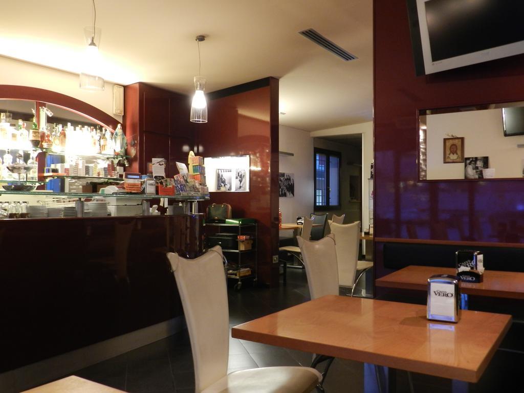 Locanda Trattoria Caffe Cavour Cittadella Exteriör bild
