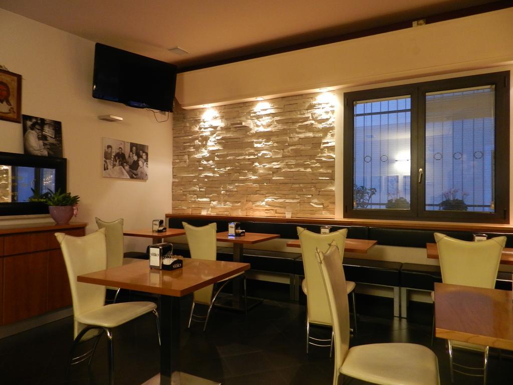 Locanda Trattoria Caffe Cavour Cittadella Exteriör bild