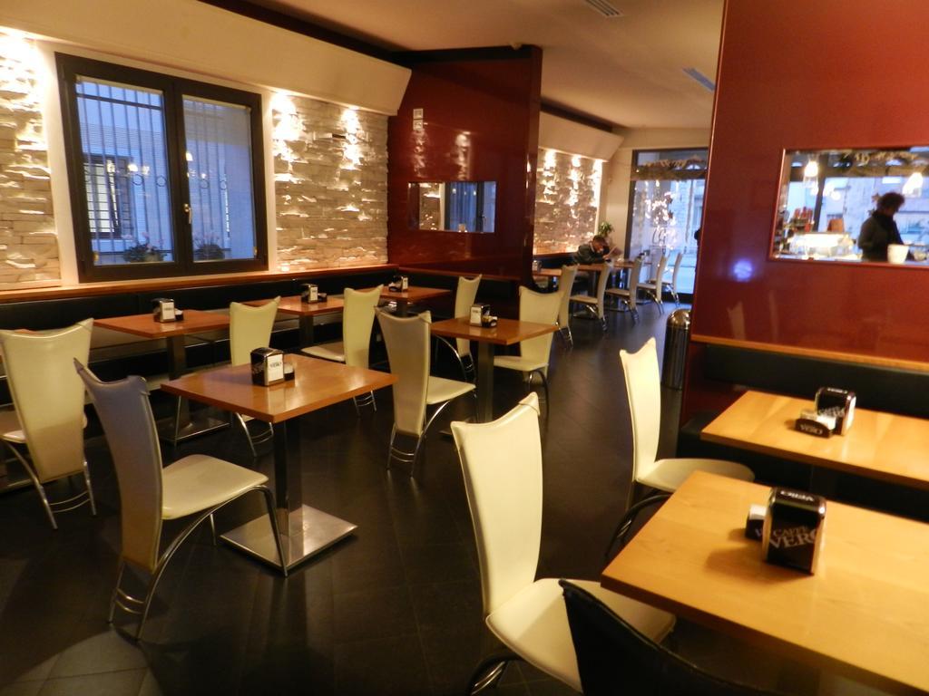 Locanda Trattoria Caffe Cavour Cittadella Exteriör bild